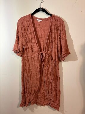 Maurices Women’s medium floral embroidered duster kimono open front w/ tie rose